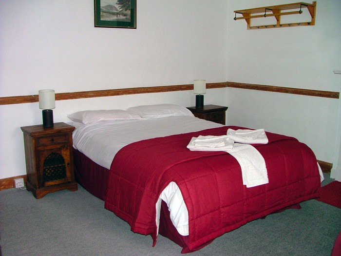2._Guest_Room_1_-_Double_Bed_Shown